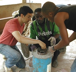 Formation � la construction d'un cuiseur � bois